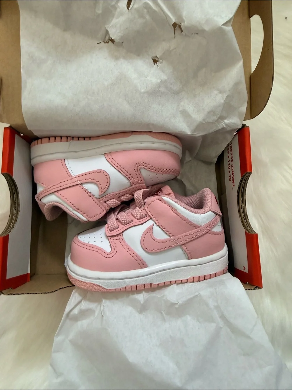 NIKE DUNK PINK color